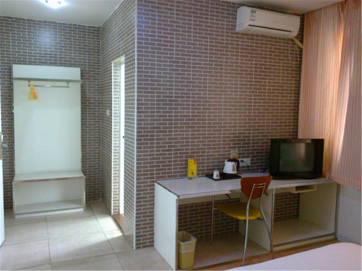 V8 Hotel Xilang Subway Branch Гуанджоу Екстериор снимка