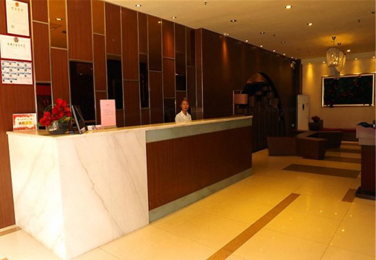 V8 Hotel Xilang Subway Branch Гуанджоу Екстериор снимка
